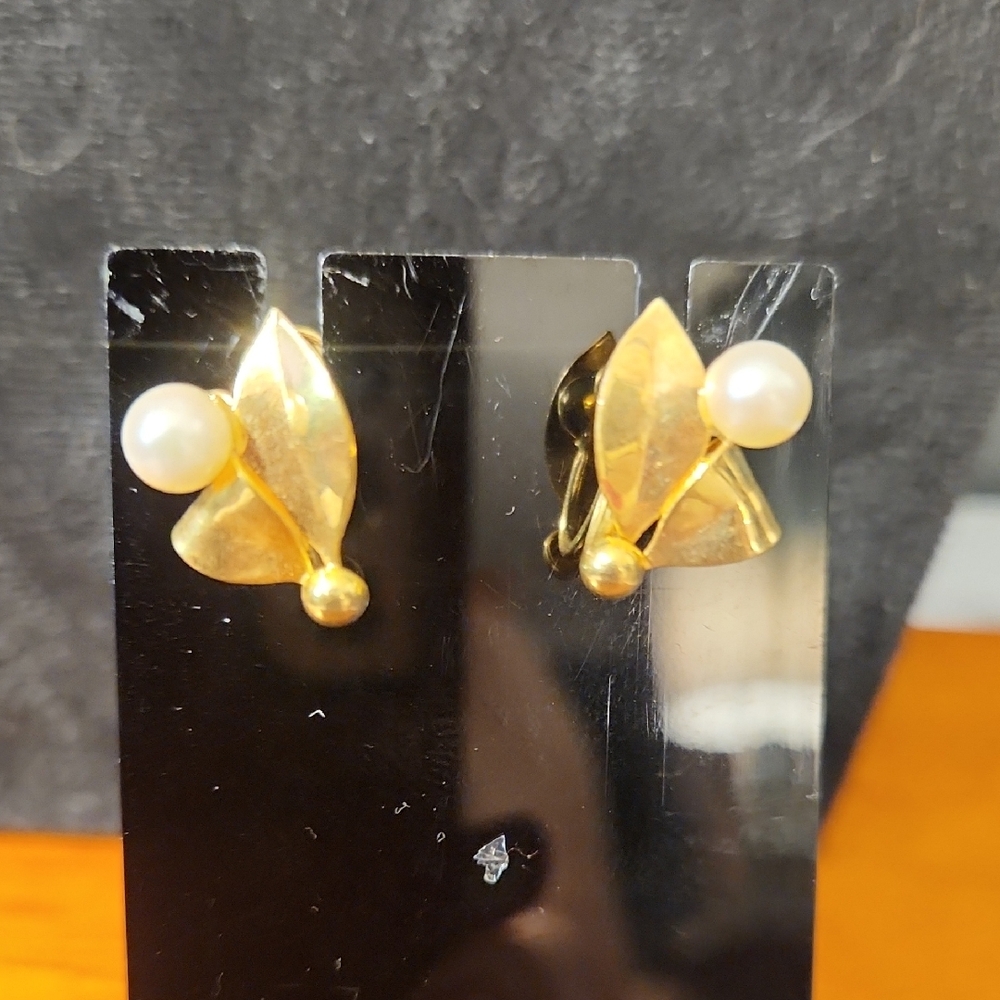 Vintage Gold and Pearl Leaf Earrings
